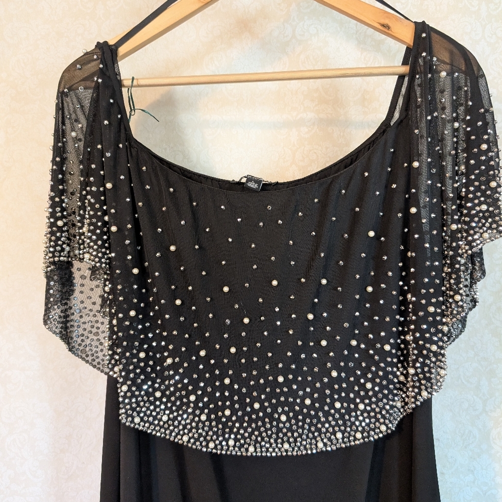 Roz & Ali Little Black Dress With Sheer Beaded Cape Neck Sleeve Detail Sz.Large - Picture 4 of 16